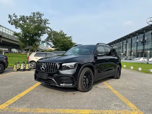 Mercedes-Benz GLB AMG 2026