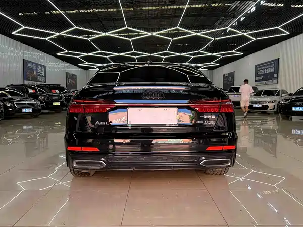 Audi A6L 2022