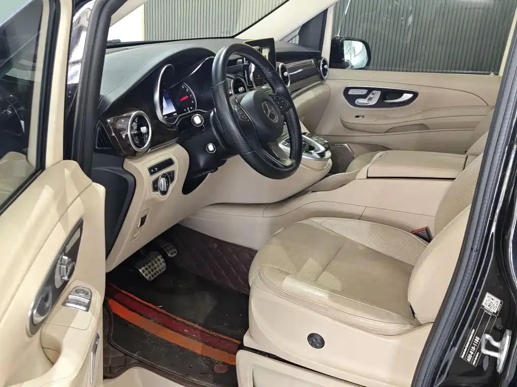 Mercedes-Benz V-Class 2020 — фото 10