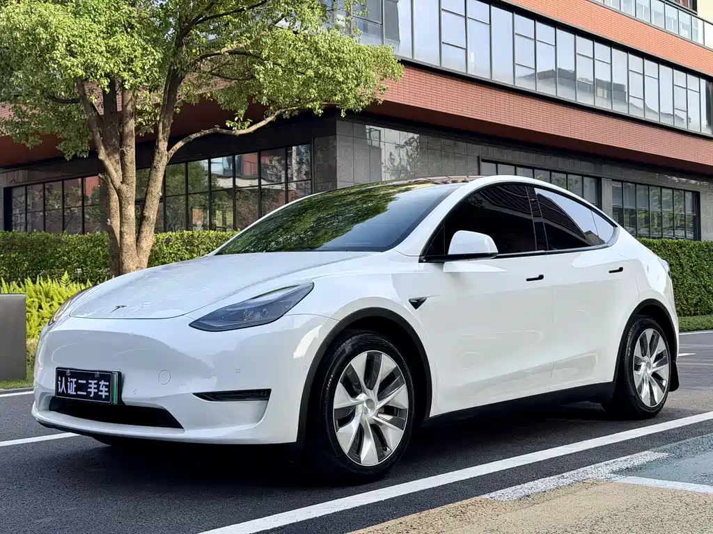 Tesla Model Y 2022 — фото 1
