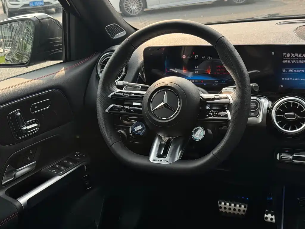 Mercedes-Benz GLB AMG 2026 — фото 14