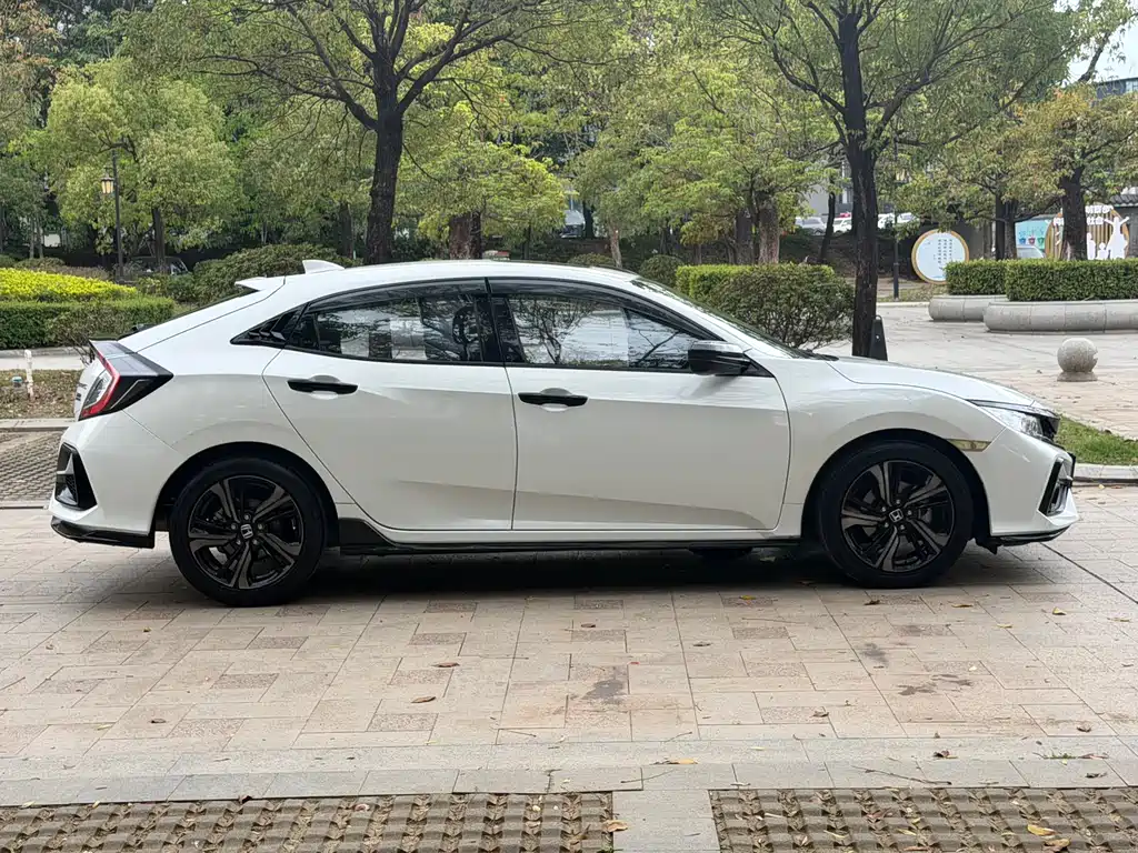 Honda Civic 2020 — фото 24