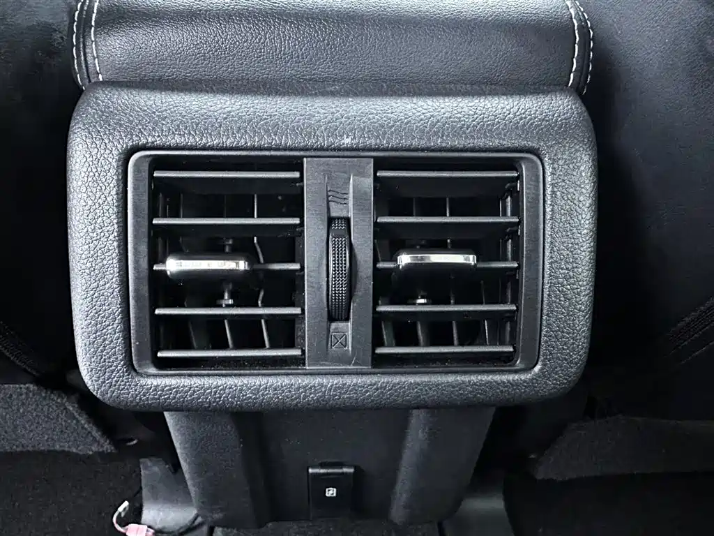 Mitsubishi Outlander 2021 — фото 23
