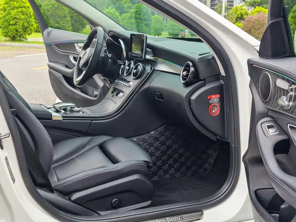 Mercedes-Benz C-Class 2017 — фото 11