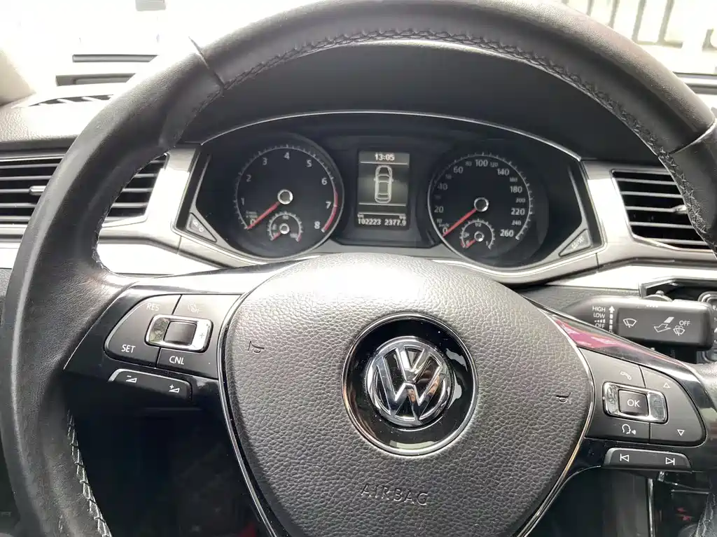 Volkswagen Passat 2018 — фото 10