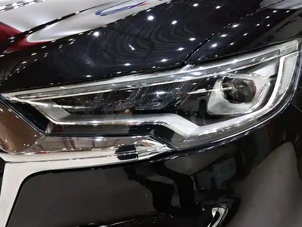 Hongqi HS5 2022
