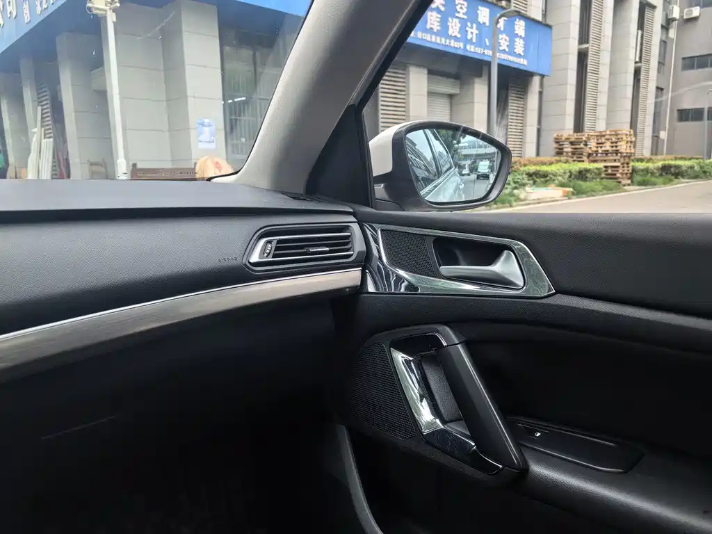 Peugeot 408 2015 — фото 10