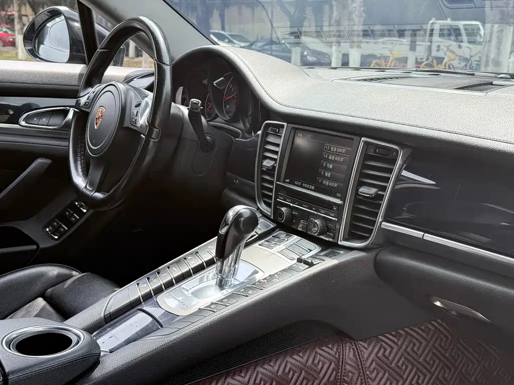 Porsche Panamera 2015 — фото 14