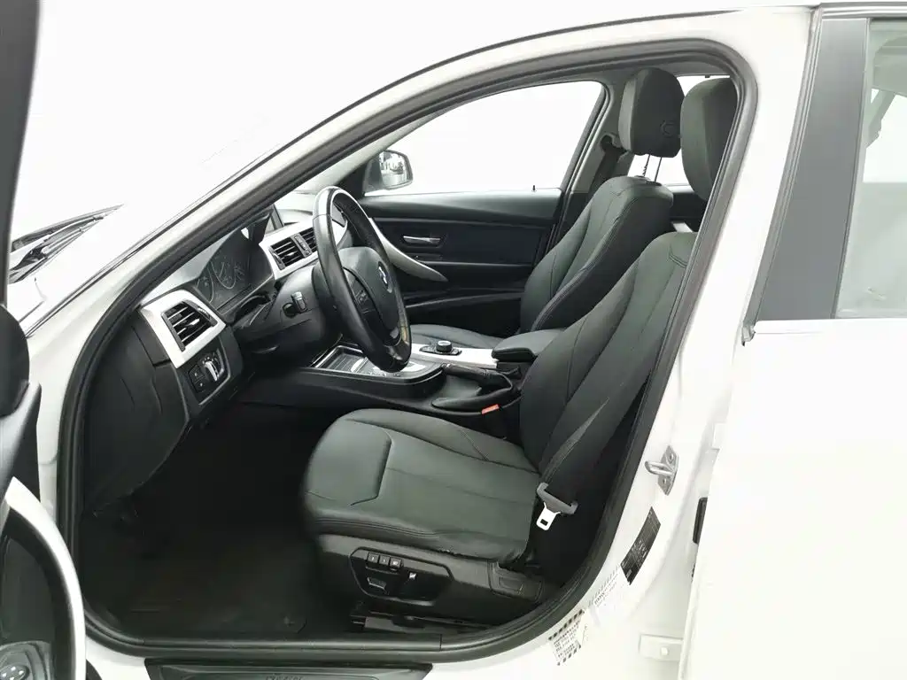 BMW 3 Series 2015 — фото 10
