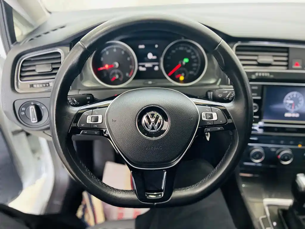Volkswagen Golf 2019 — фото 11