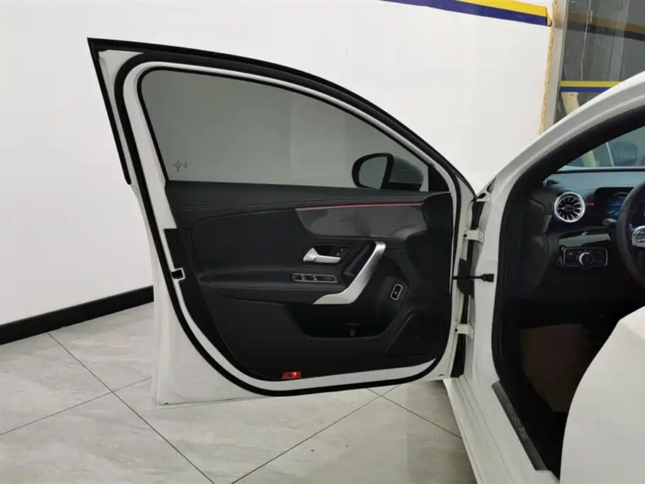 Mercedes-Benz A-Class 2022 — фото 7