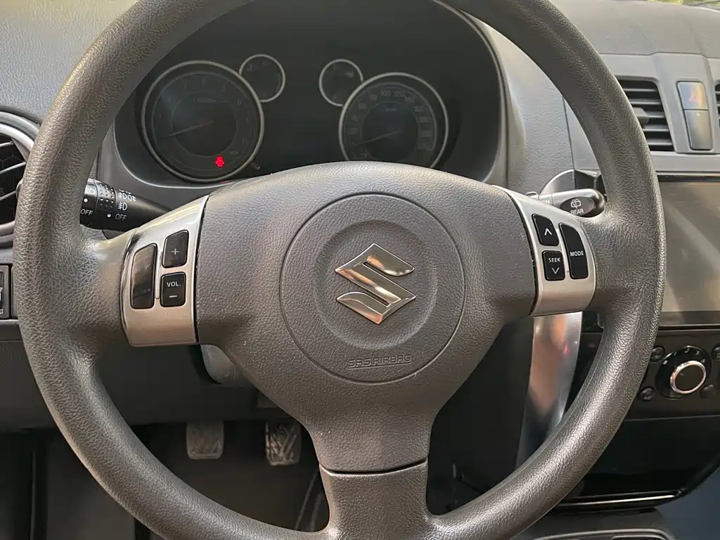 Suzuki SX4 2015 — фото 9