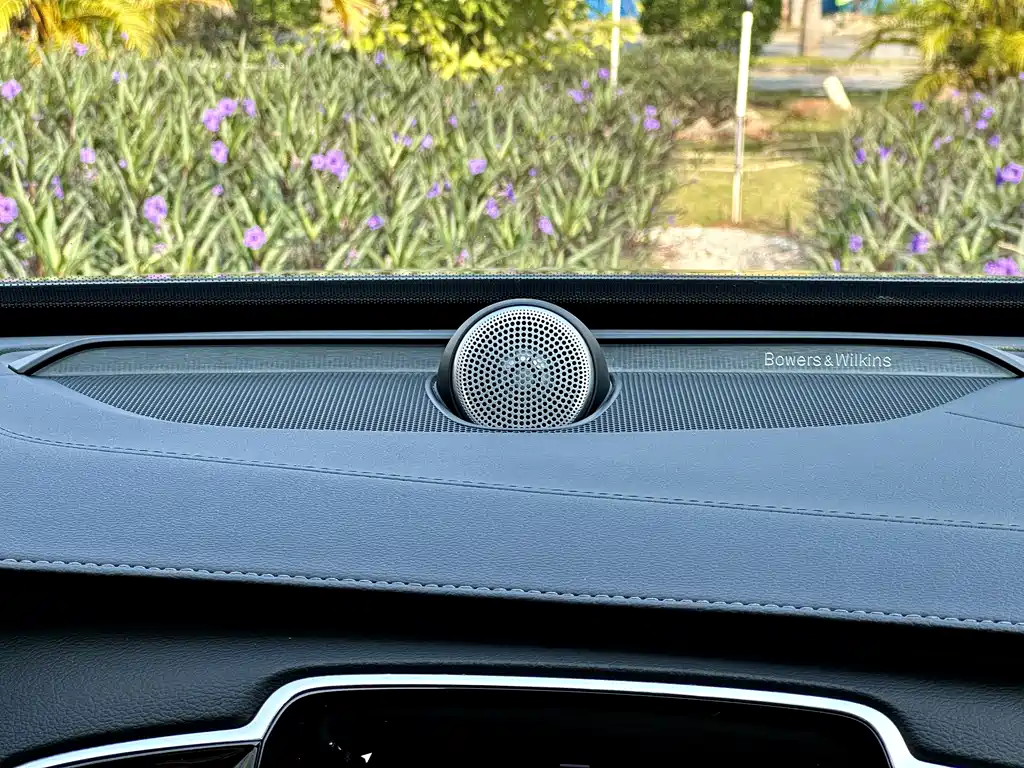 Volvo XC90 2020 — фото 24