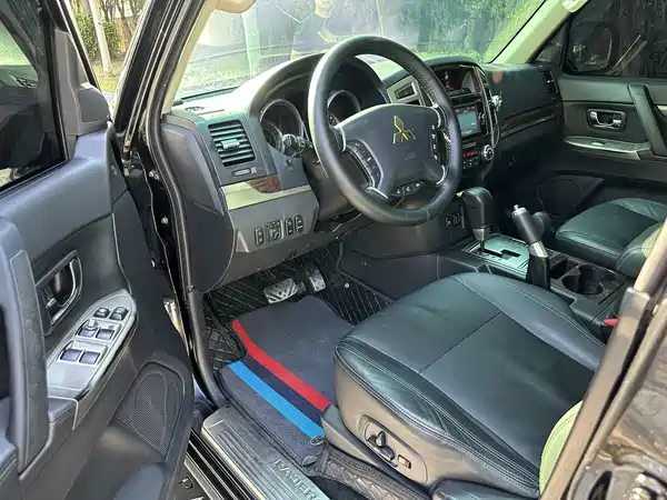 Mitsubishi Pajero 2019