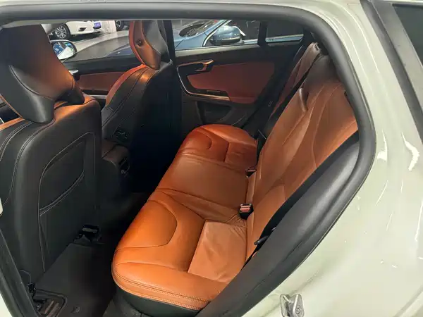 Volvo V60 2014