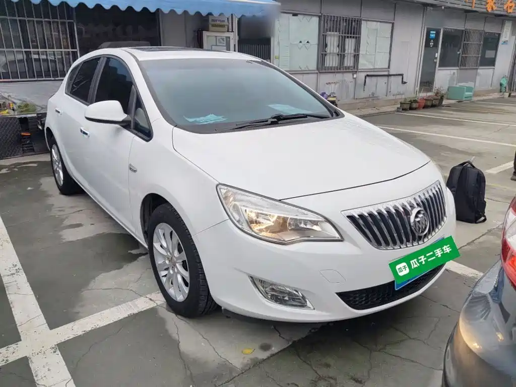 Buick Excelle 2015 — фото 22