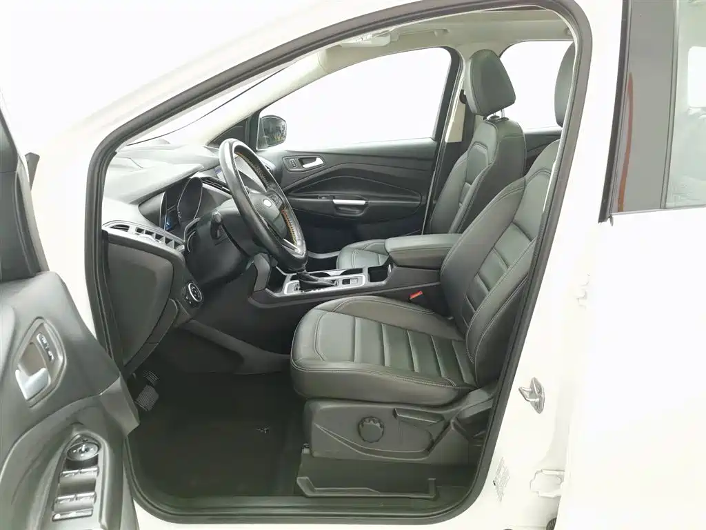 Ford Kuga 2020 — фото 10
