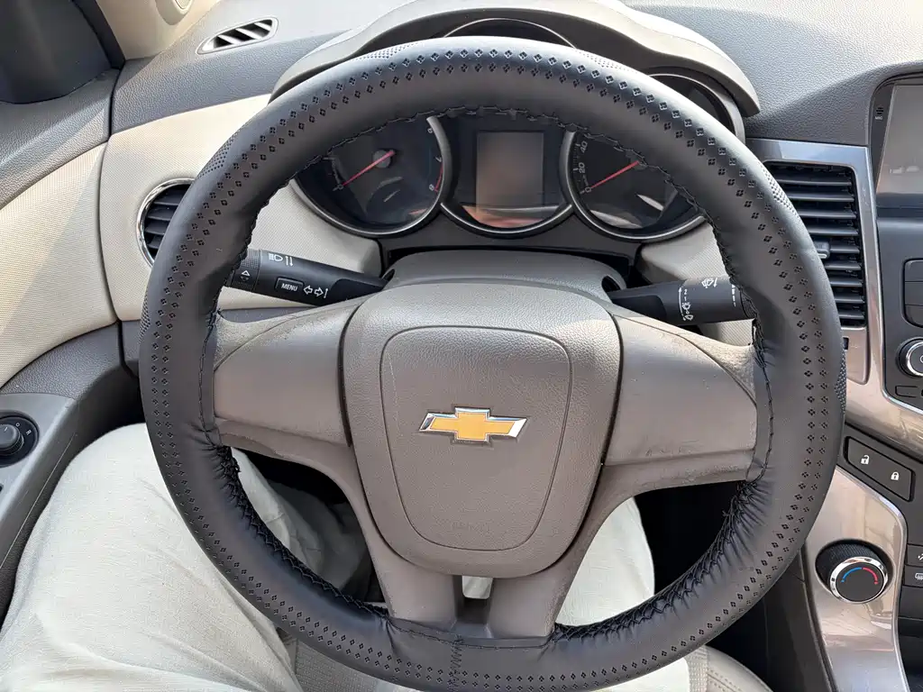 Chevrolet Cruze 2015 — фото 16