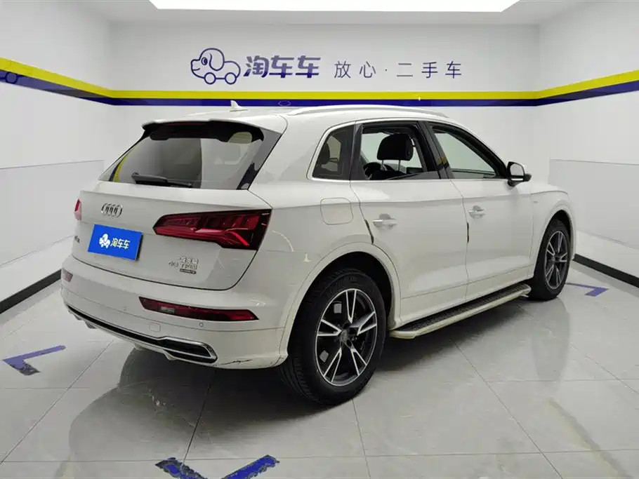 Audi Q5L 2020 — фото 3