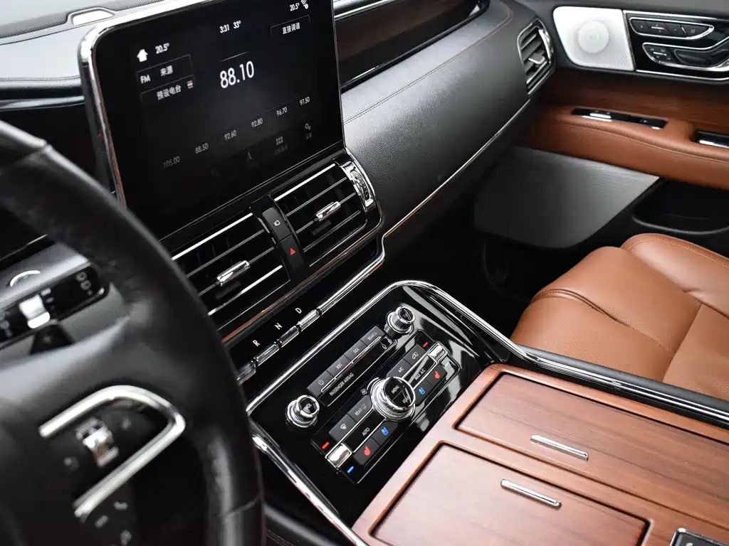 Lincoln Navigator 2019 — фото 11