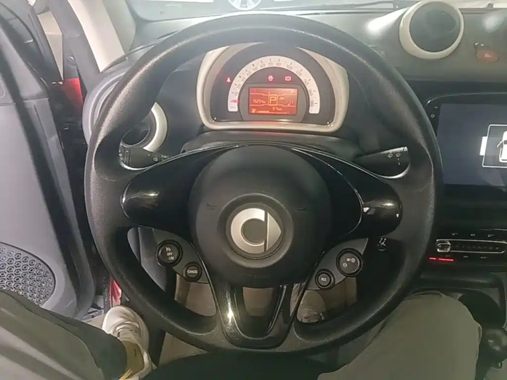 smart fortwo 2017 — фото 11
