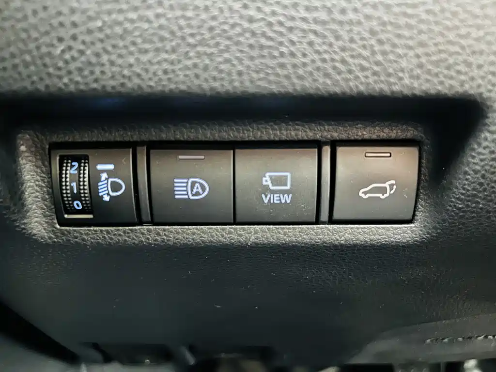 Toyota RAV4 2020 — фото 15