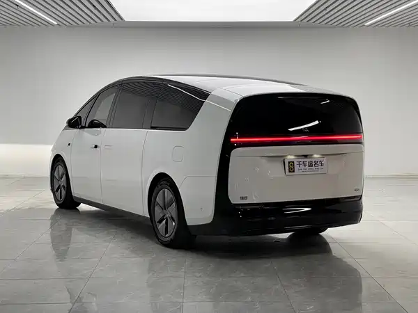Li Auto MEGA 2025