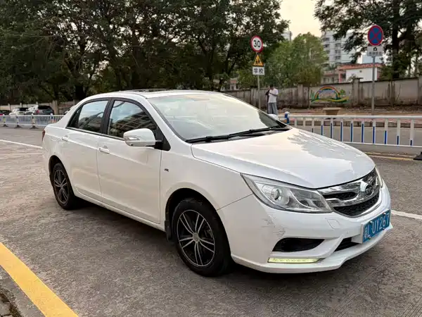 BYD Surui 2015