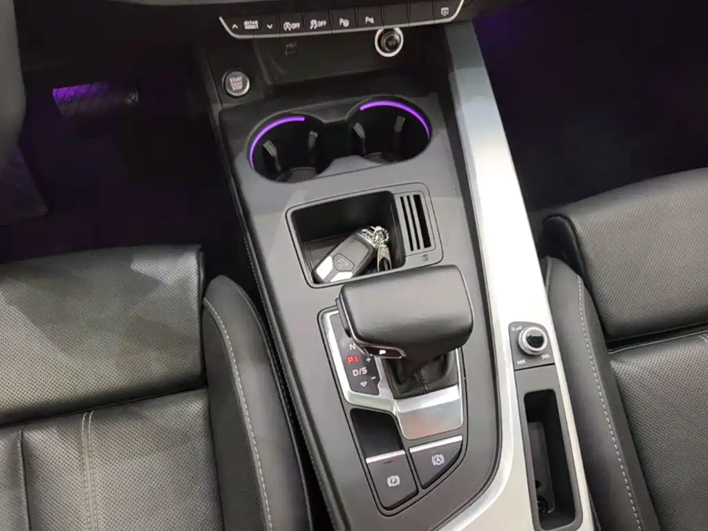 Audi A4L 2023 — фото 14