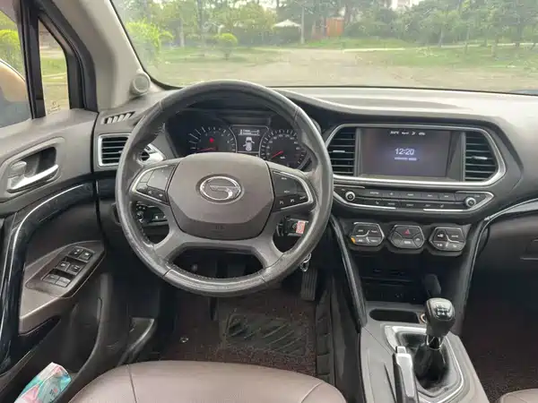 GAC Trumpchi GS4 2015