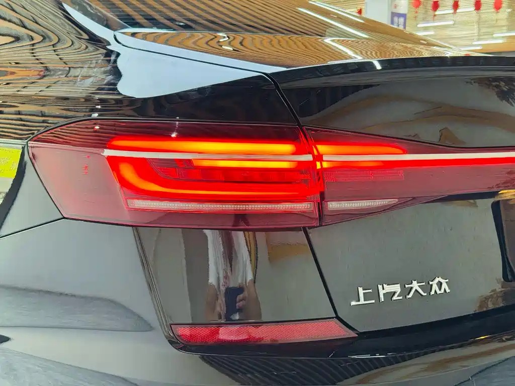 Volkswagen Passat 2023 — фото 19