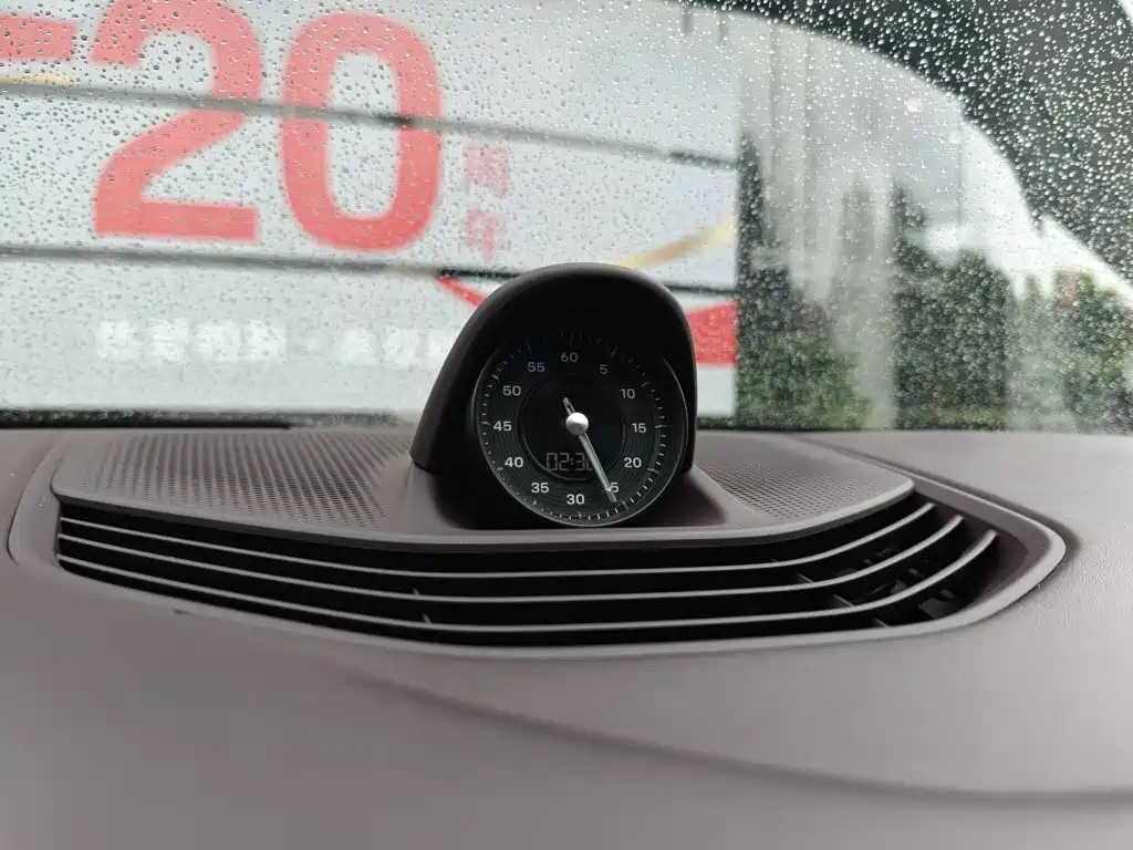 Porsche Taycan 2021 — фото 10