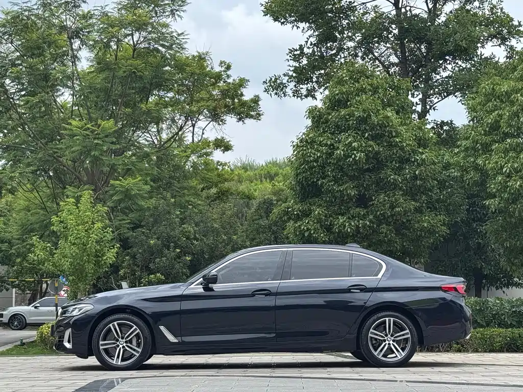 BMW 5 Series 2023