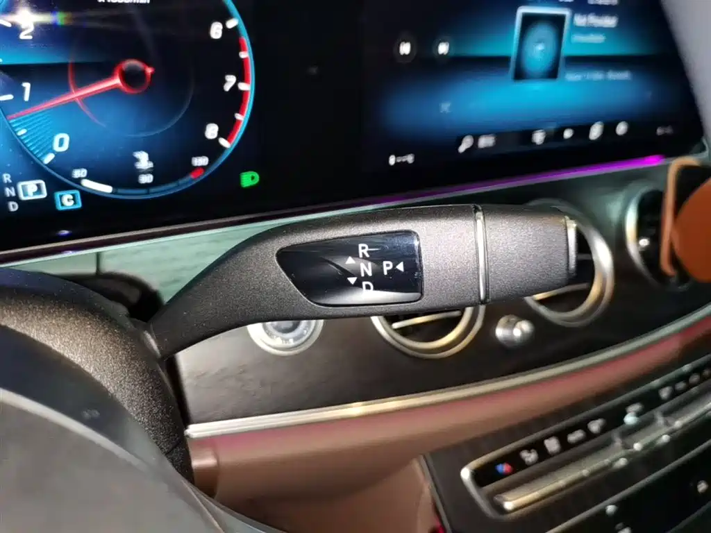 Mercedes-Benz E-Class 2021 — фото 14