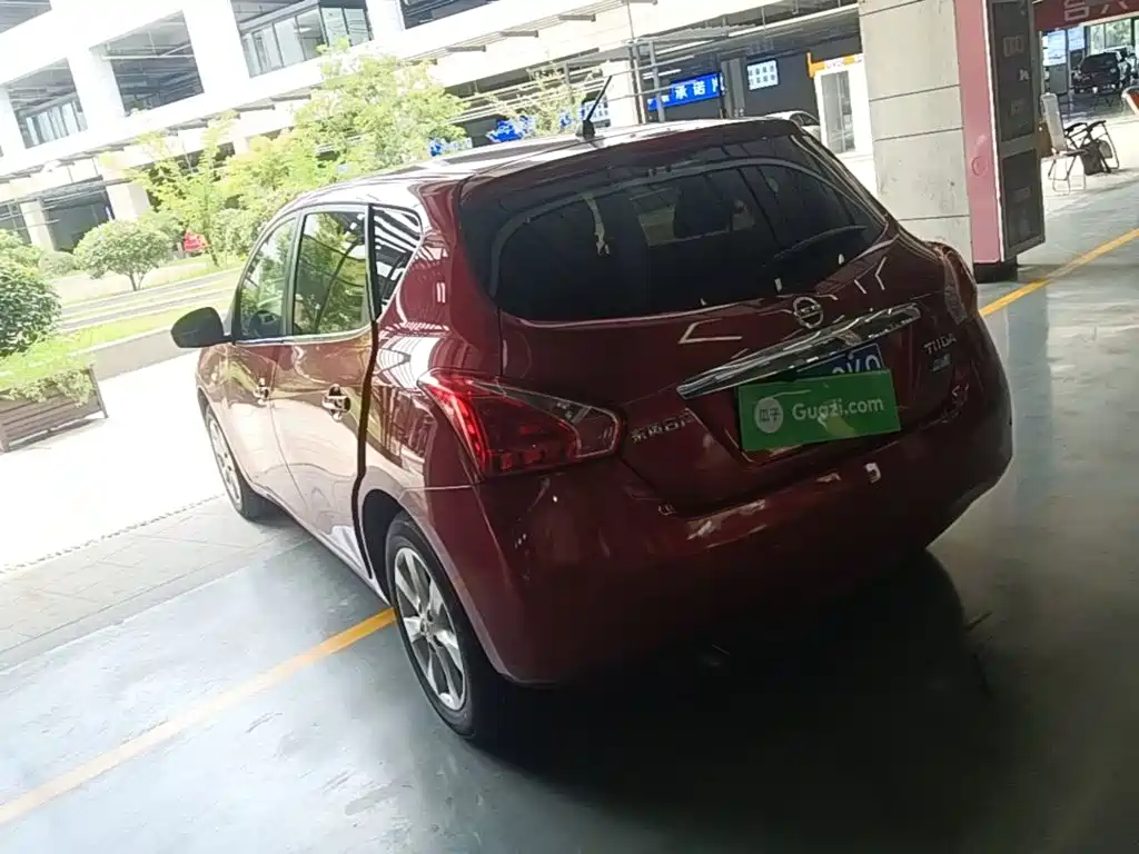 Nissan Tiida 2014
