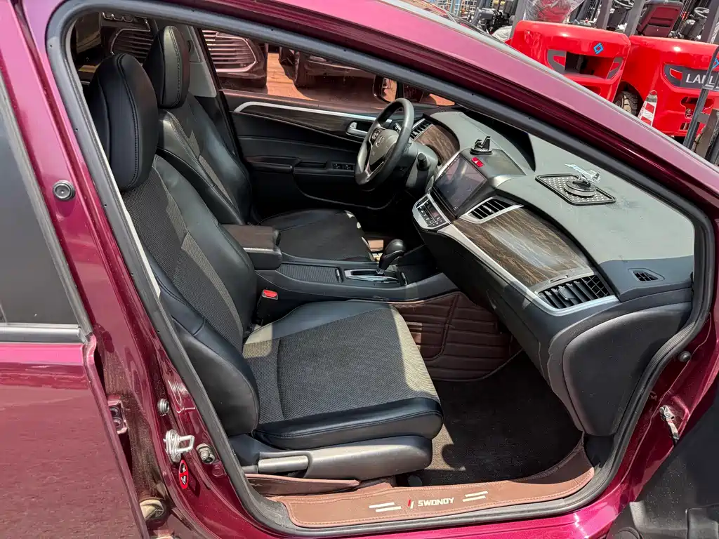 Honda Jade 2017 — фото 18