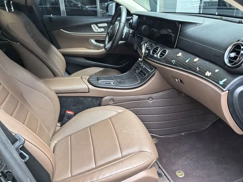 Mercedes-Benz E-Class 2020 — фото 13