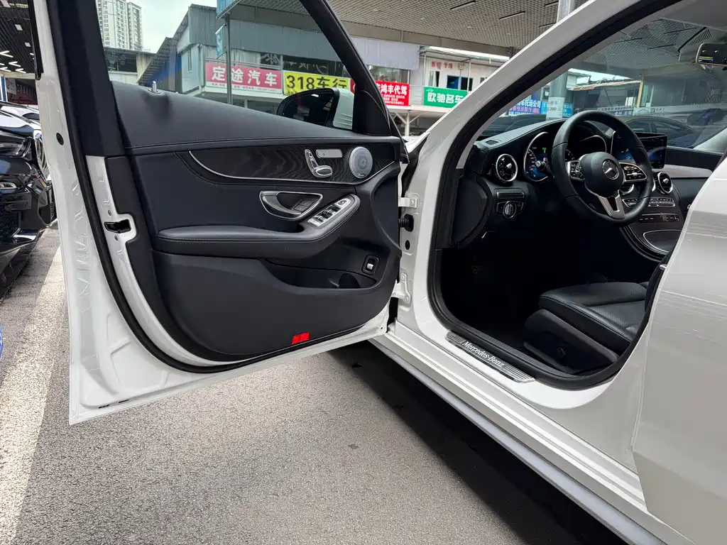 Mercedes-Benz C-Class 2019 — фото 12
