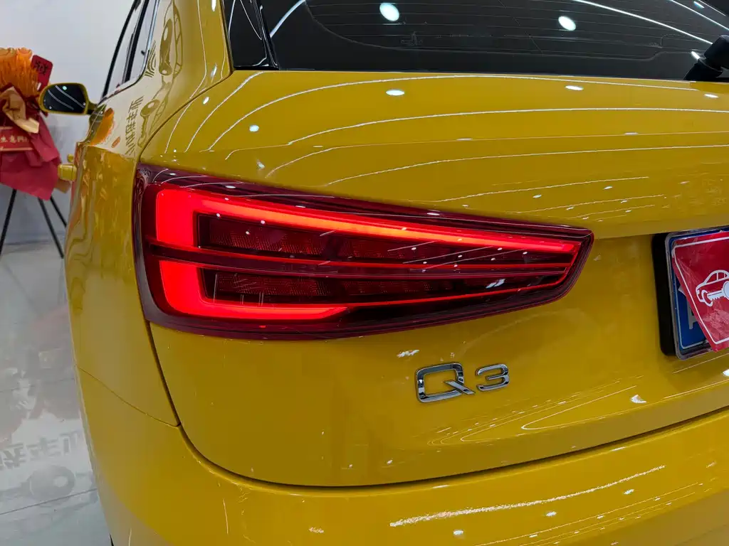 Audi Q3 2018 — фото 11