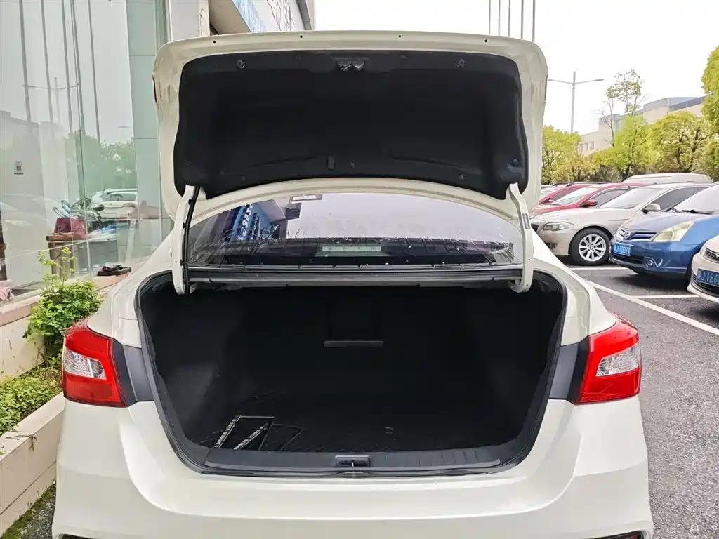 Nissan Sylphy 2022 — фото 19