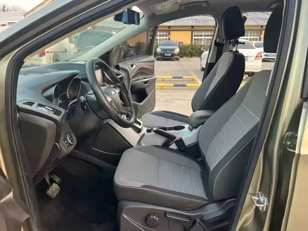 Ford Kuga 2015 — фото 4
