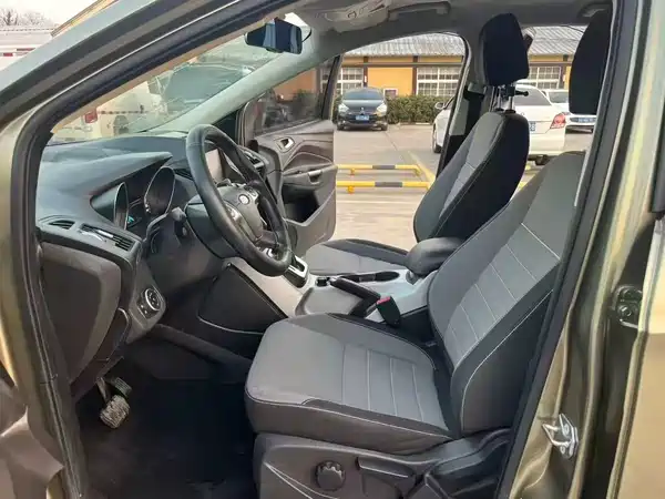 Ford Kuga 2015