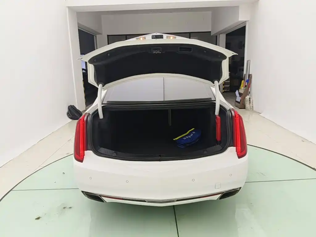 Cadillac XTS 2016 — фото 19