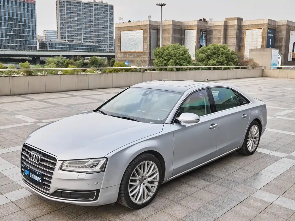 Audi A8 2015 — фото 10