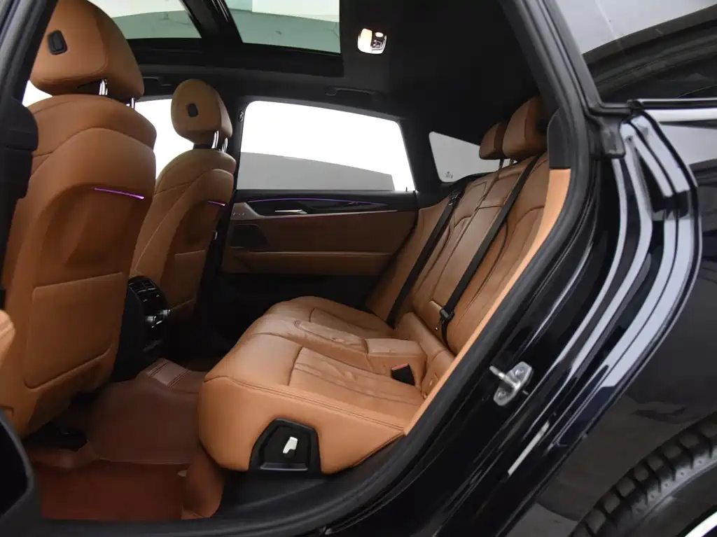 BMW 6 Series GT 2022 — фото 12