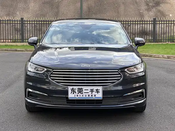 Ford Taurus 2021