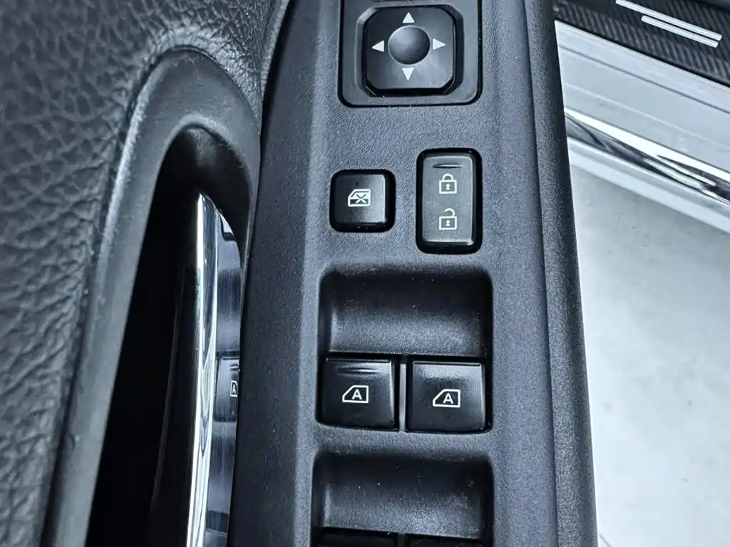 Mitsubishi Outlander 2022 — фото 16