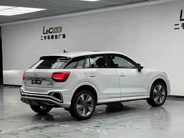 Audi Q2L 2025