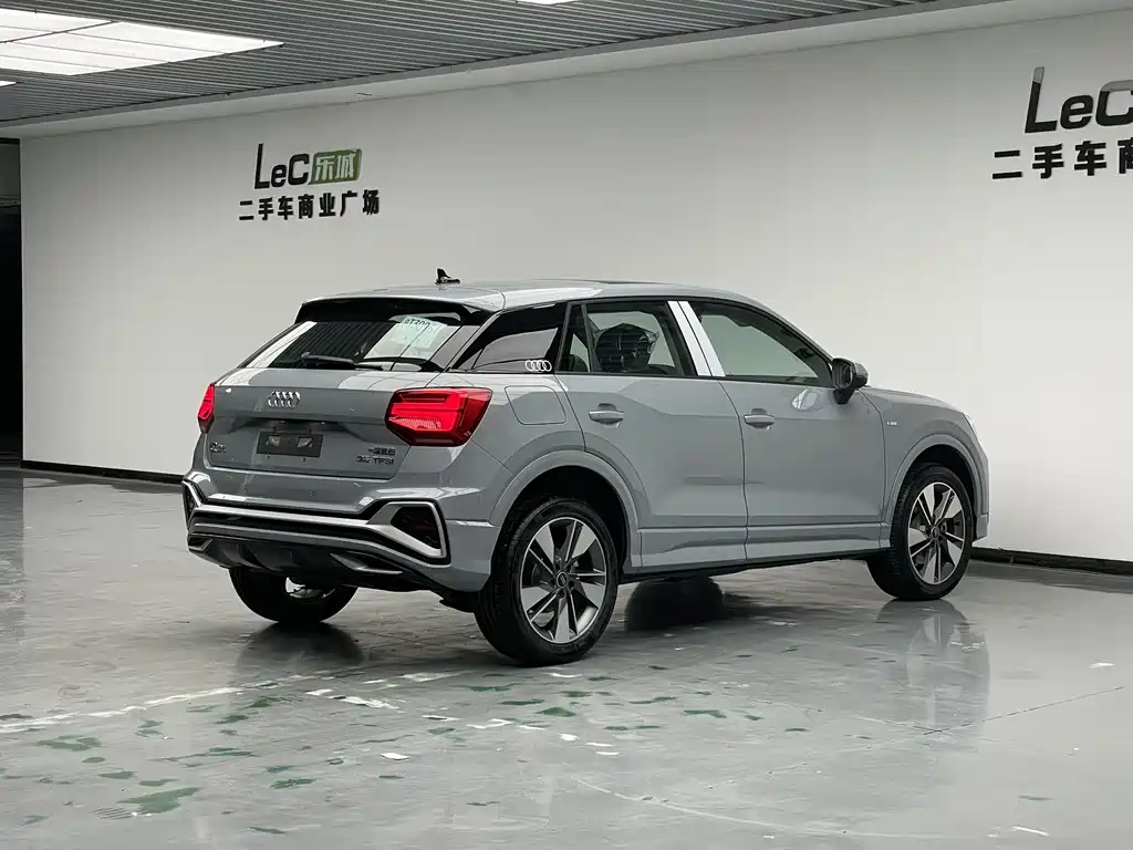 Audi Q2L 2026 — фото 4