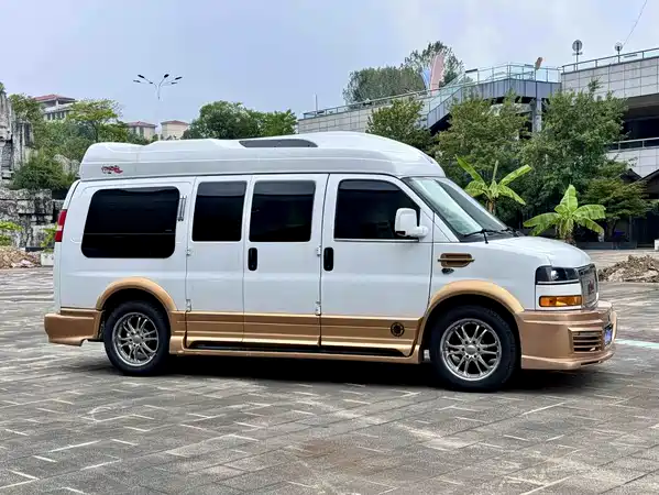 GMC SAVANA 2013